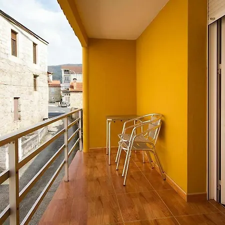 House In A Coruna 102077 By Mo * كارنوتا